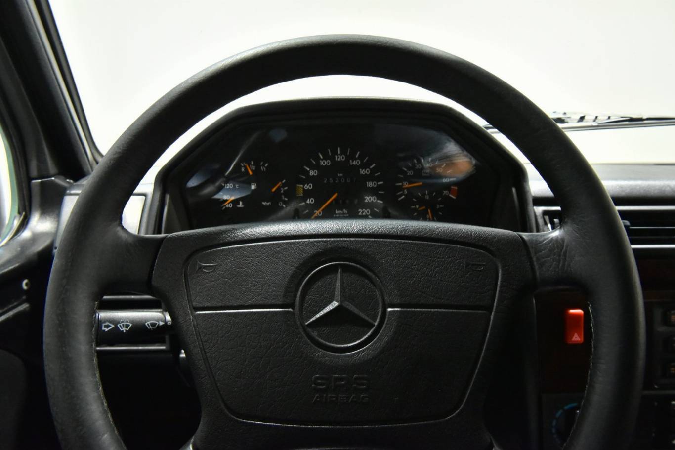 MERCEDES-BENZ G 320 7