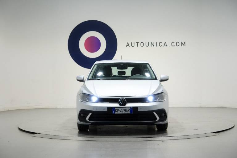 VOLKSWAGEN Polo 2