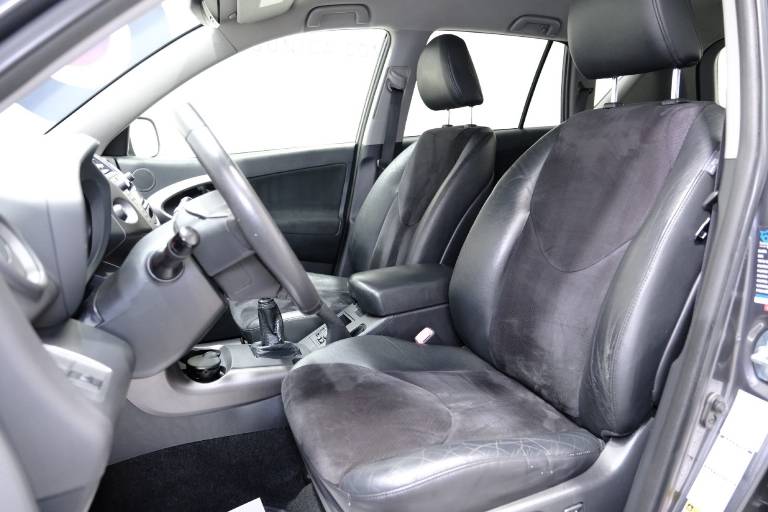 TOYOTA RAV 4 MY23 6