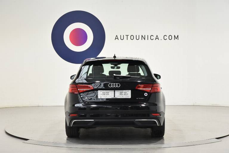 AUDI A3 6