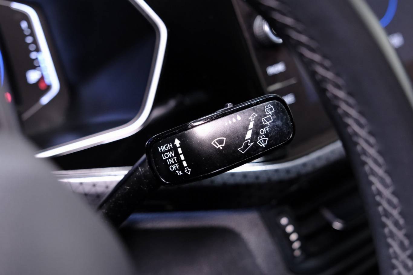 VOLKSWAGEN T-Cross 24