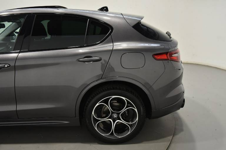 ALFA ROMEO Stelvio 6