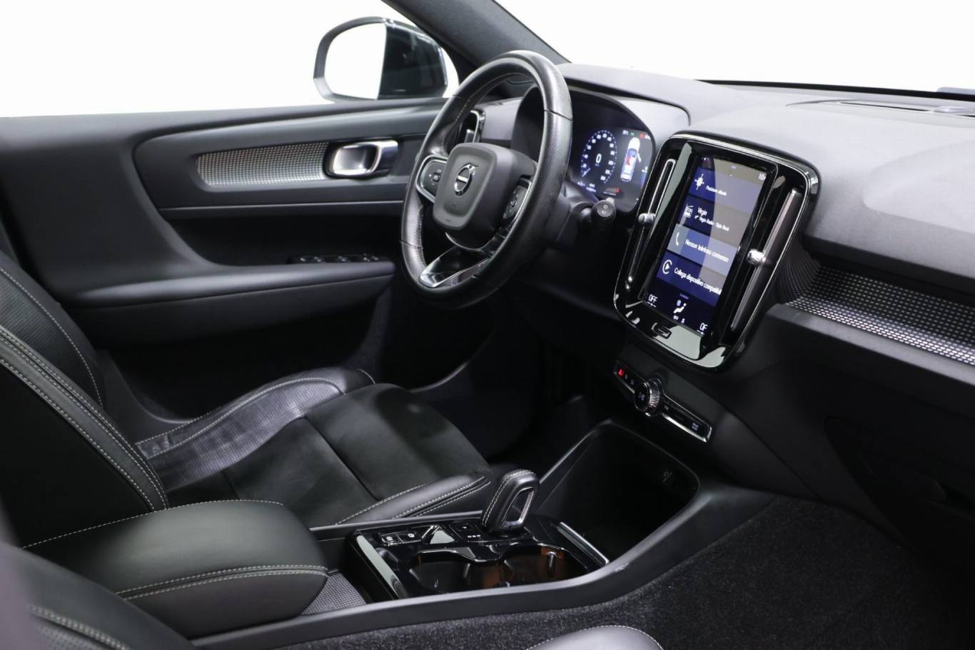 VOLVO XC40 46