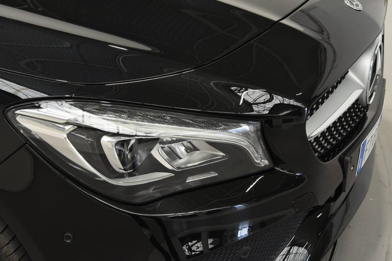 MERCEDES-BENZ CLA 180 52