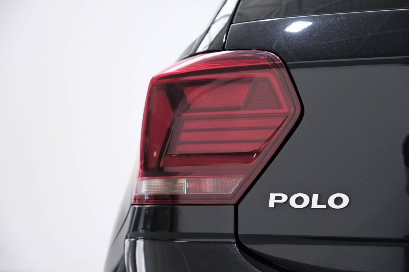 VOLKSWAGEN Polo 43