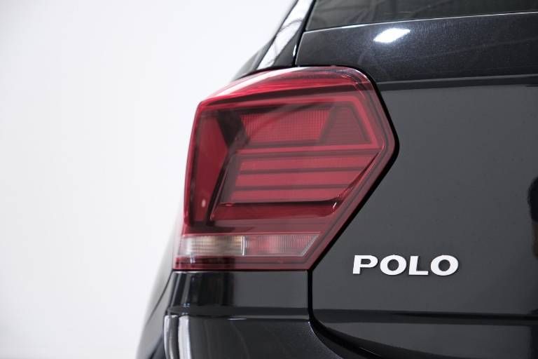 VOLKSWAGEN Polo 43