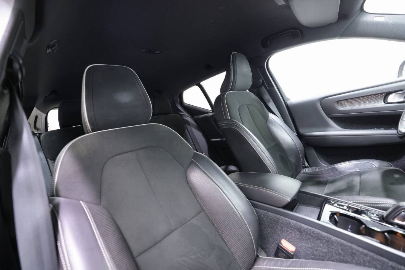 VOLVO XC40 49