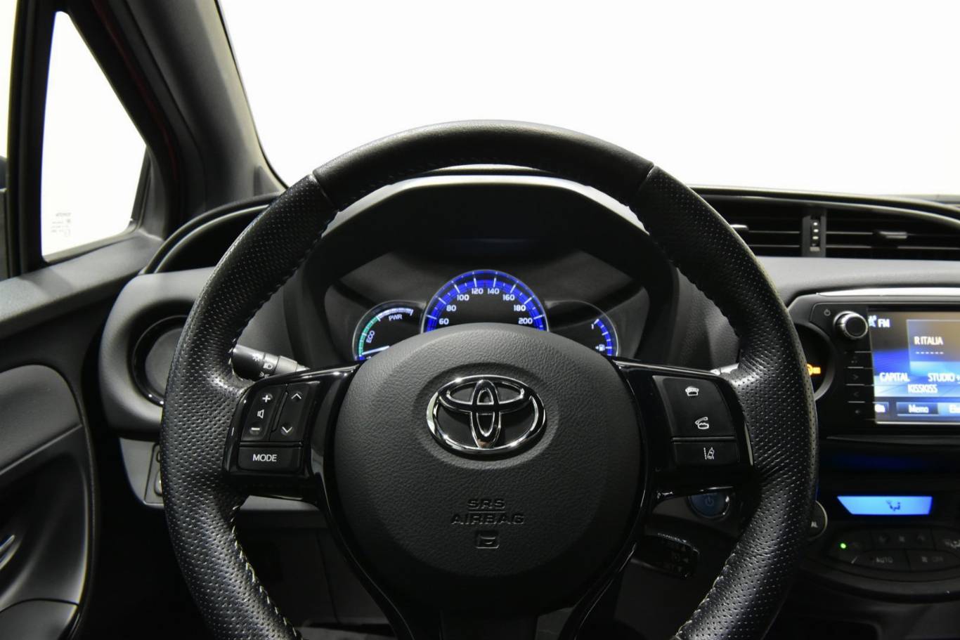 TOYOTA Yaris 39