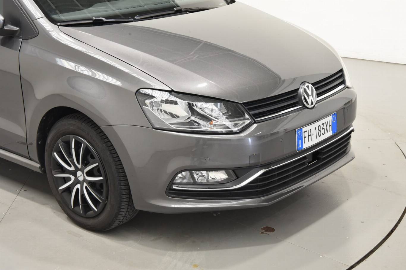 VOLKSWAGEN Polo 34