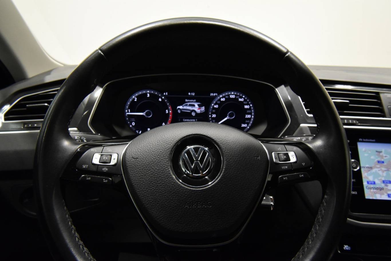 VOLKSWAGEN Tiguan 41