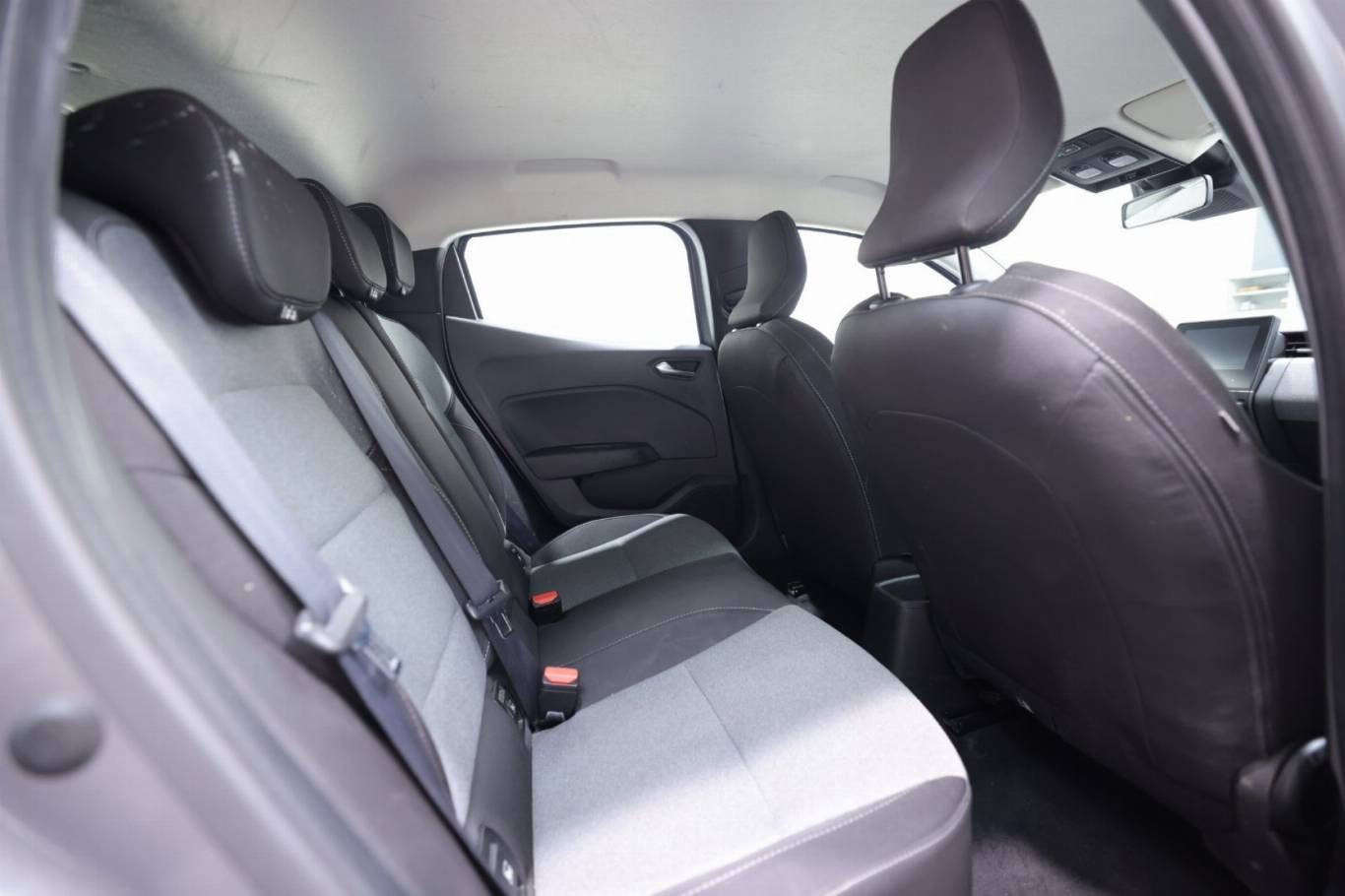 RENAULT Clio 44