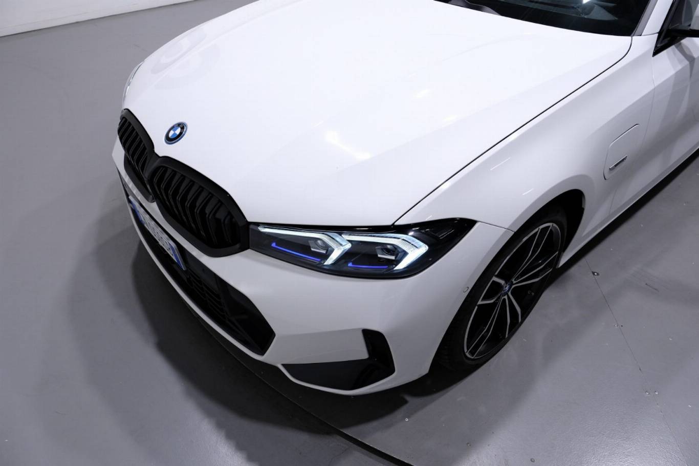 BMW 320 17