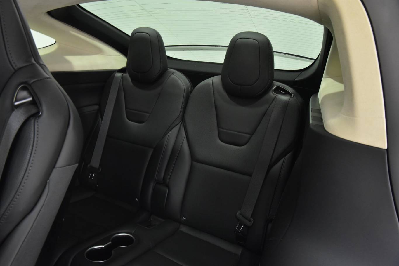 TESLA Model X 61