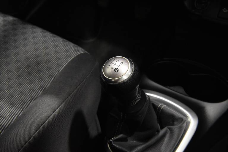 TOYOTA Yaris 23