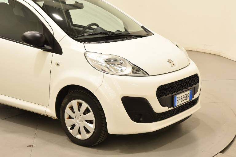 PEUGEOT 107 16