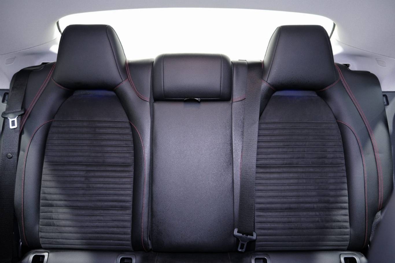 MERCEDES-BENZ CLA 220 38