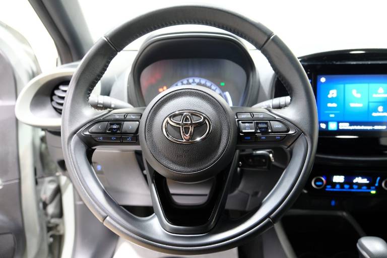 TOYOTA Aygo X 7