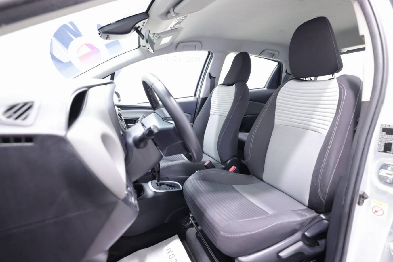 TOYOTA Yaris 6