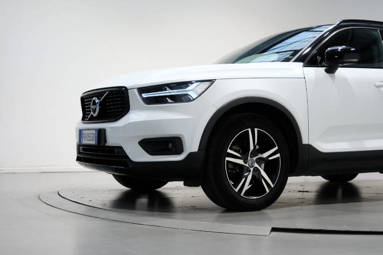 VOLVO XC40 53