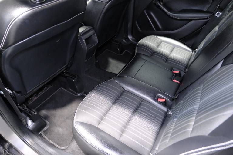 MERCEDES-BENZ B 200 39