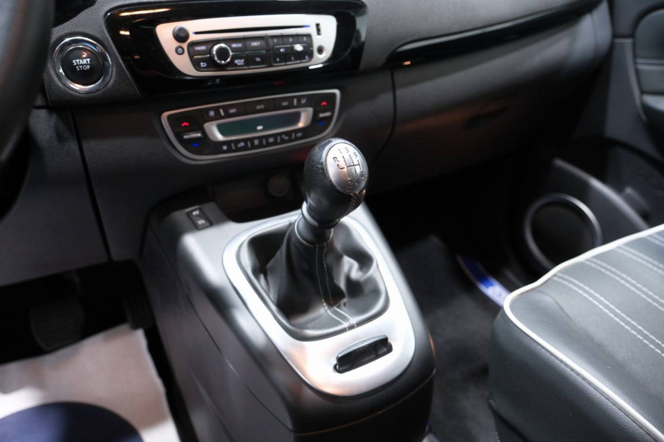 RENAULT Scenic 30