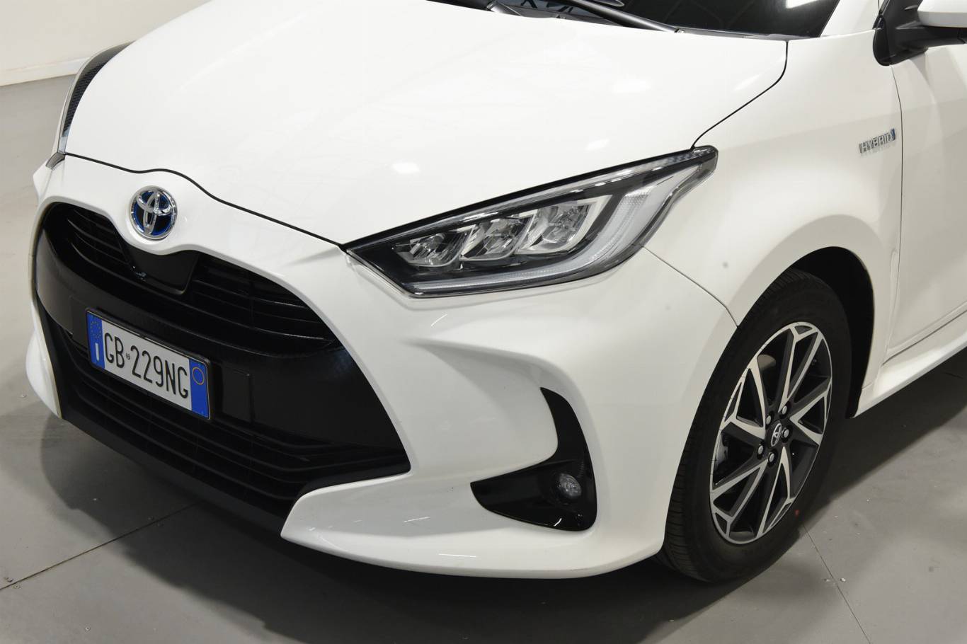 TOYOTA Yaris 48