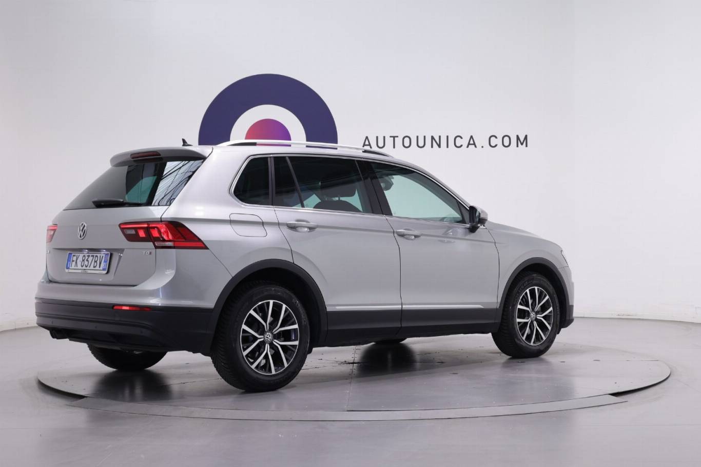 VOLKSWAGEN Tiguan 14