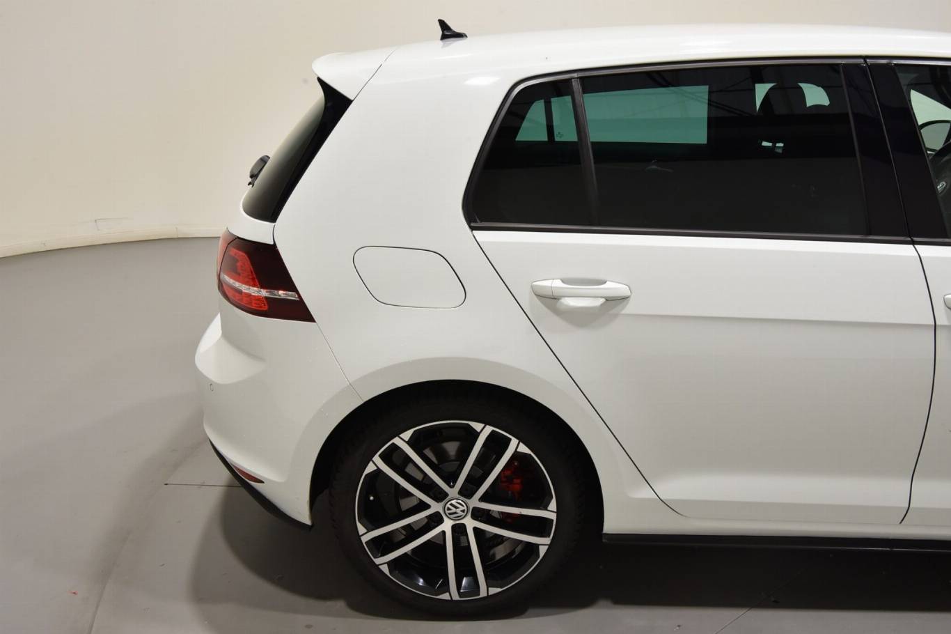 VOLKSWAGEN Golf GTD 44
