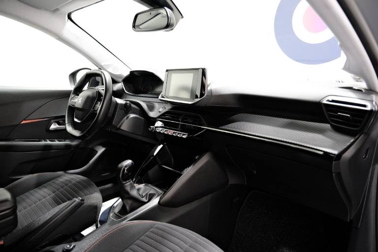 PEUGEOT 208 52