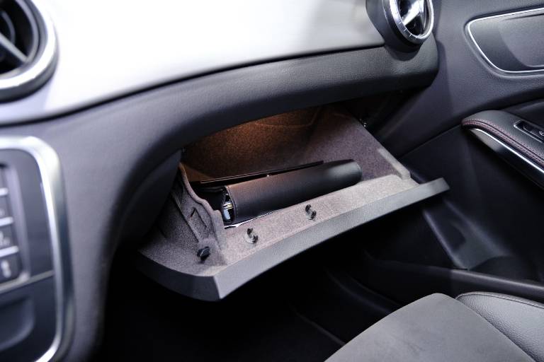 MERCEDES-BENZ CLA 220 33