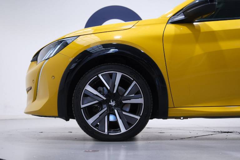 PEUGEOT 208 20