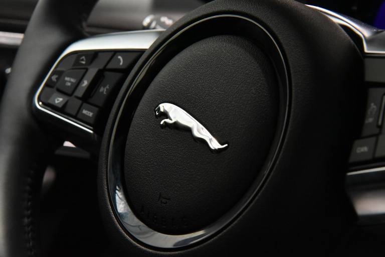 JAGUAR F-Type 46