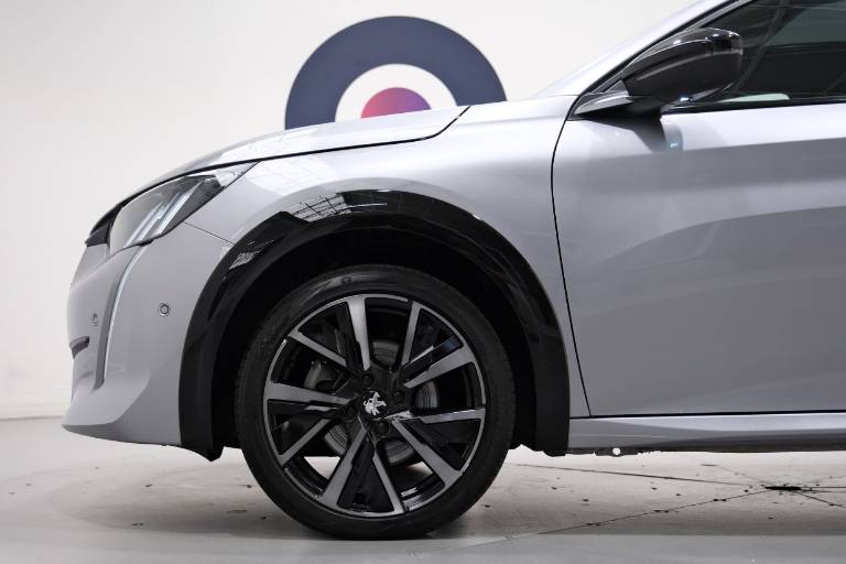 PEUGEOT 208 20