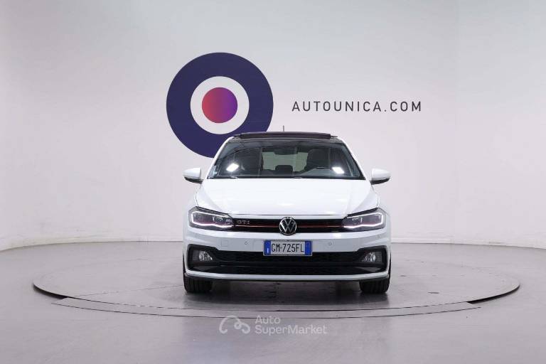 VOLKSWAGEN Polo 2