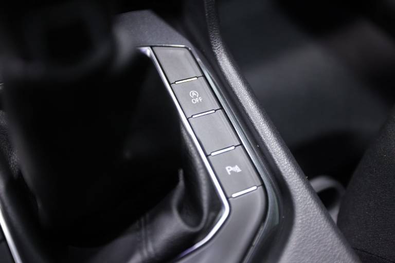 VOLKSWAGEN Tiguan 32