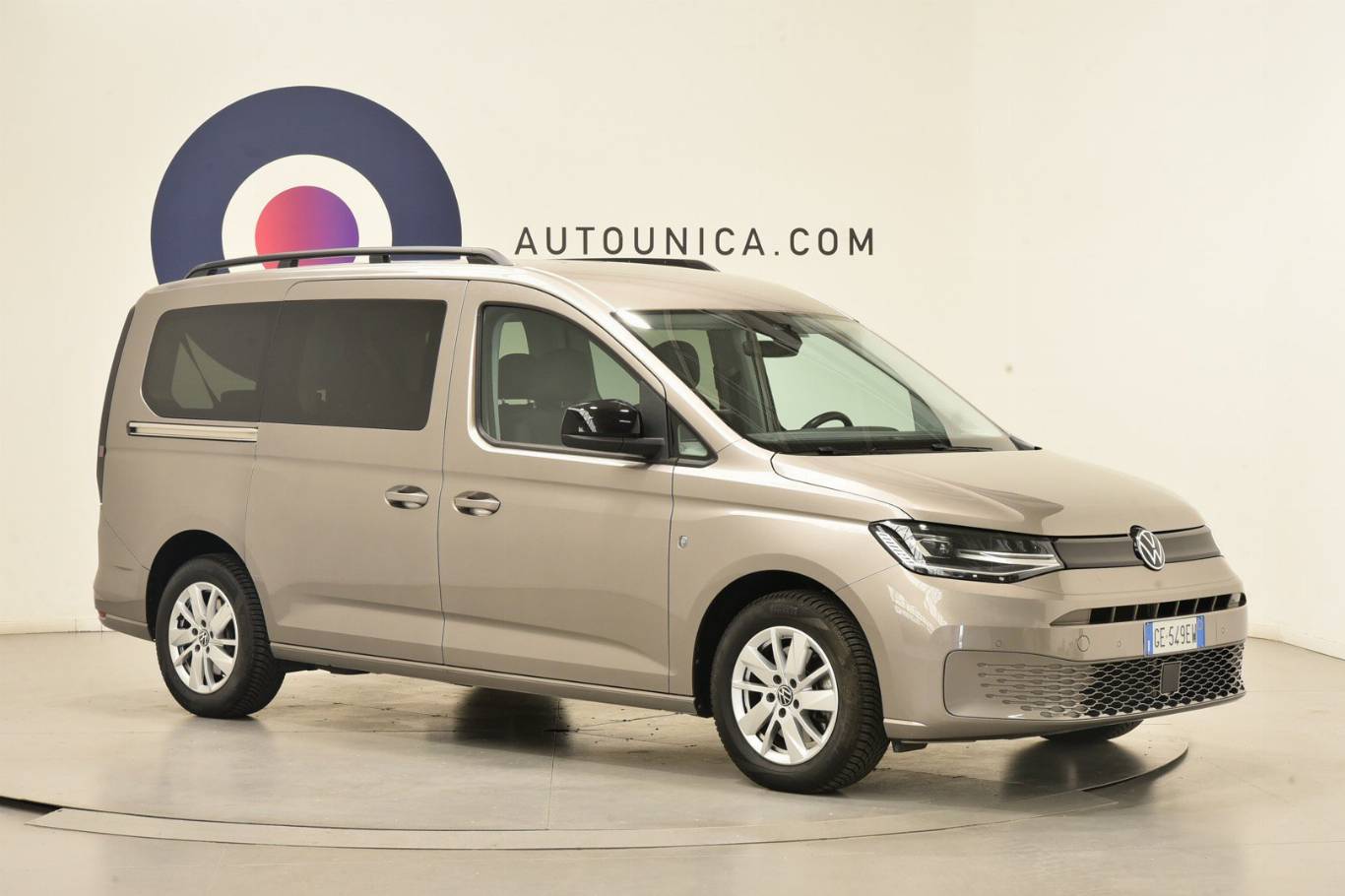 VOLKSWAGEN Caddy 29