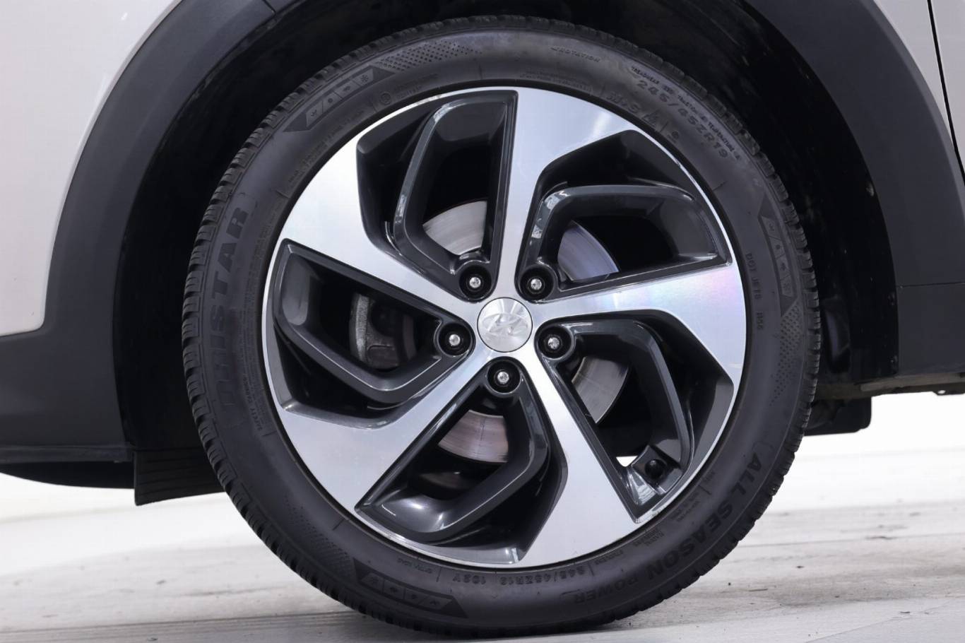 HYUNDAI Tucson 13