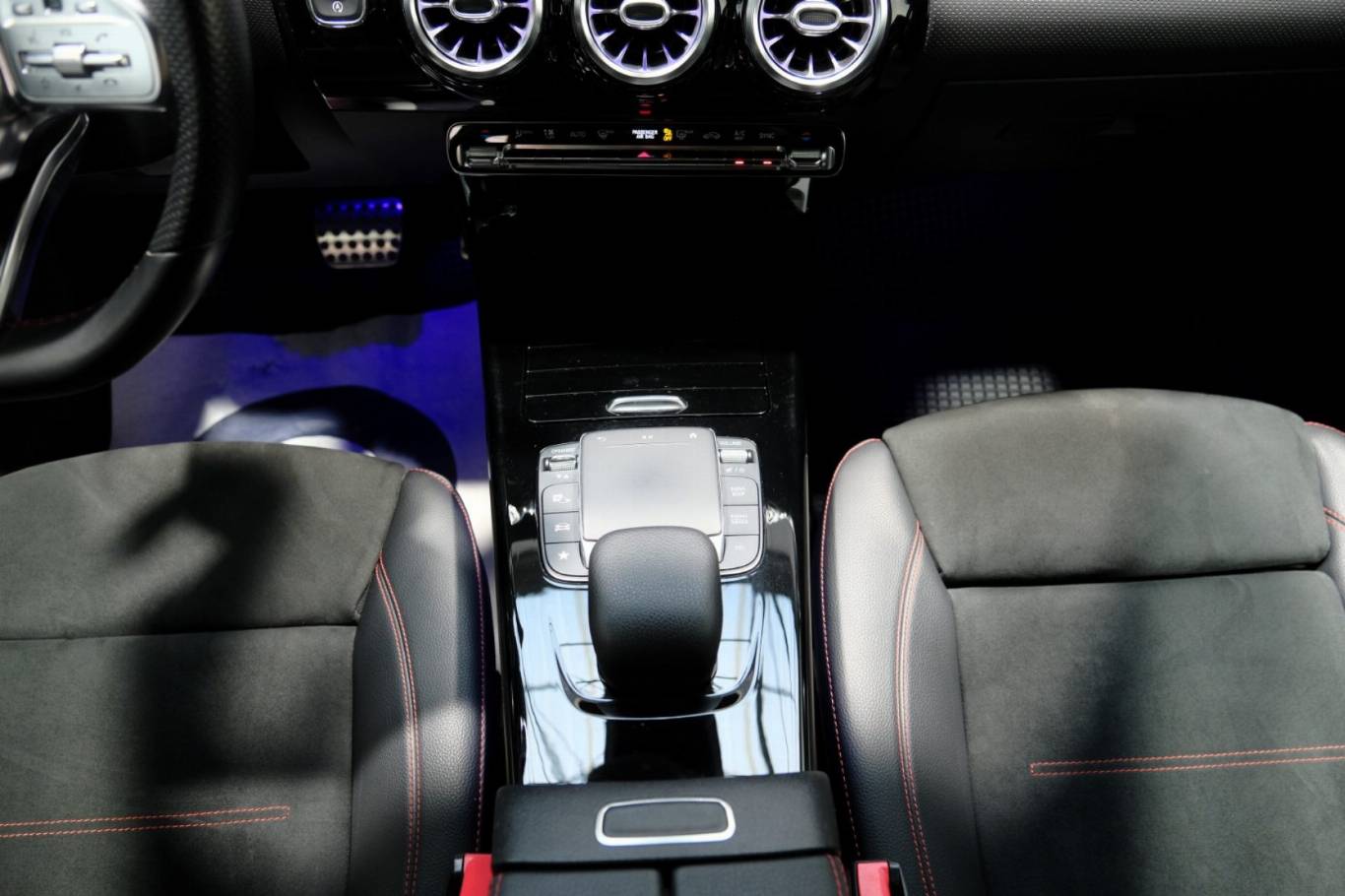 MERCEDES-BENZ A 200 44