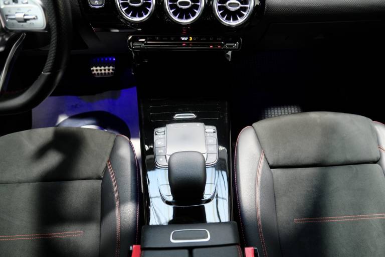 MERCEDES-BENZ A 200 44