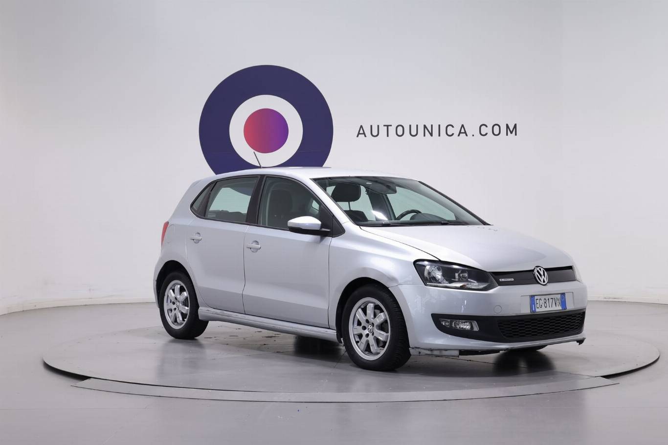 VOLKSWAGEN Polo 2