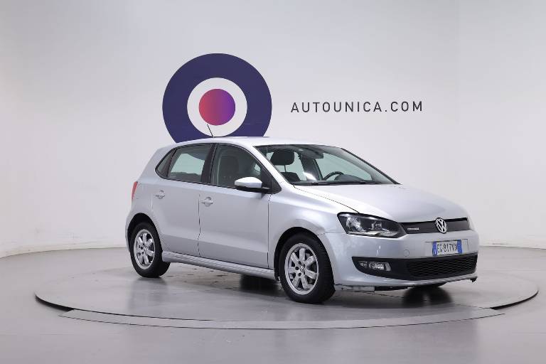 VOLKSWAGEN Polo 2