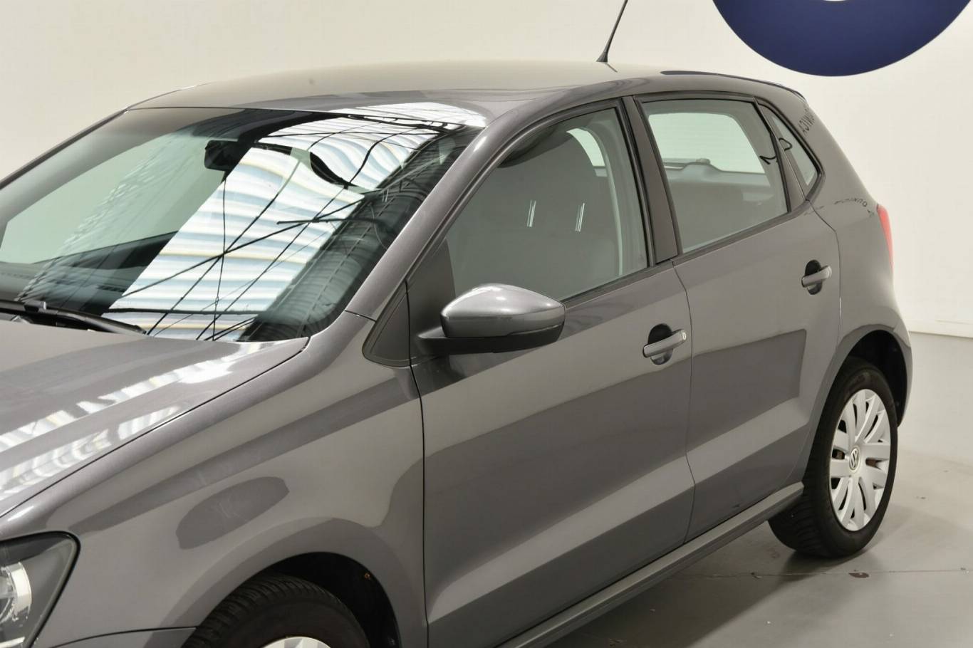 VOLKSWAGEN Polo 42