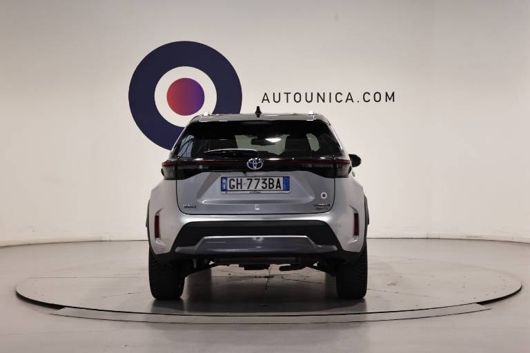 TOYOTA Yaris Cross 17