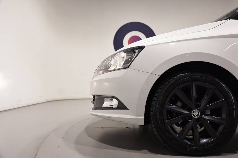 SKODA Fabia 40