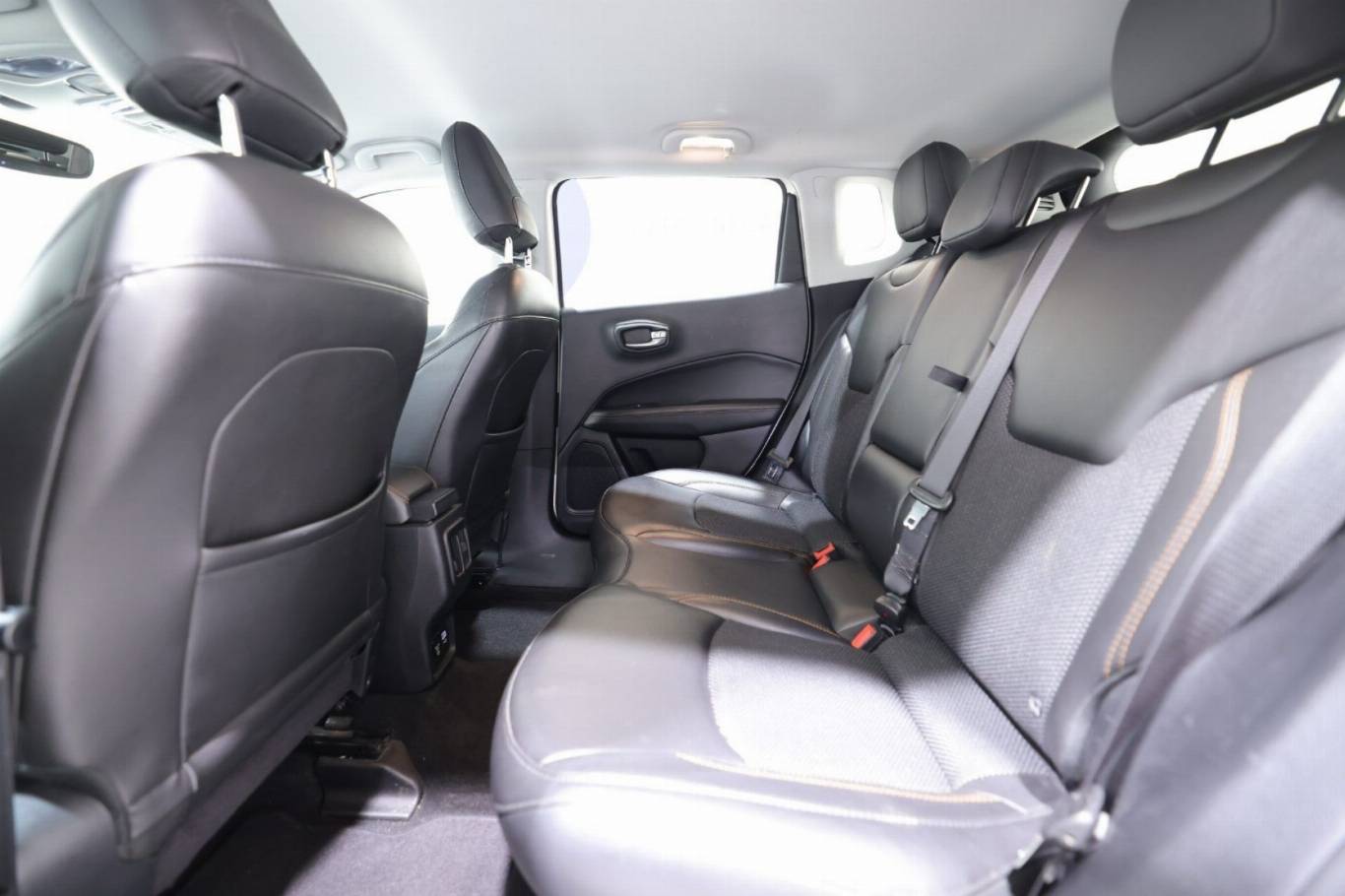 JEEP Compass 38