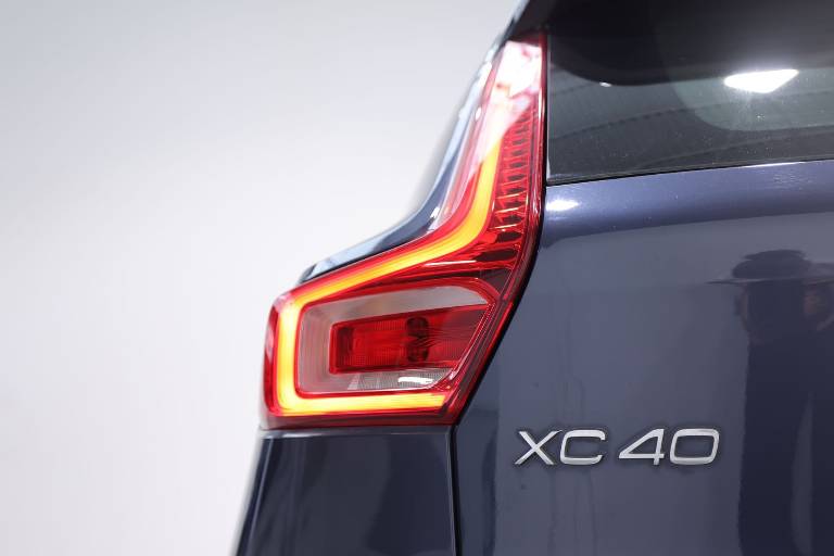 VOLVO XC40 37
