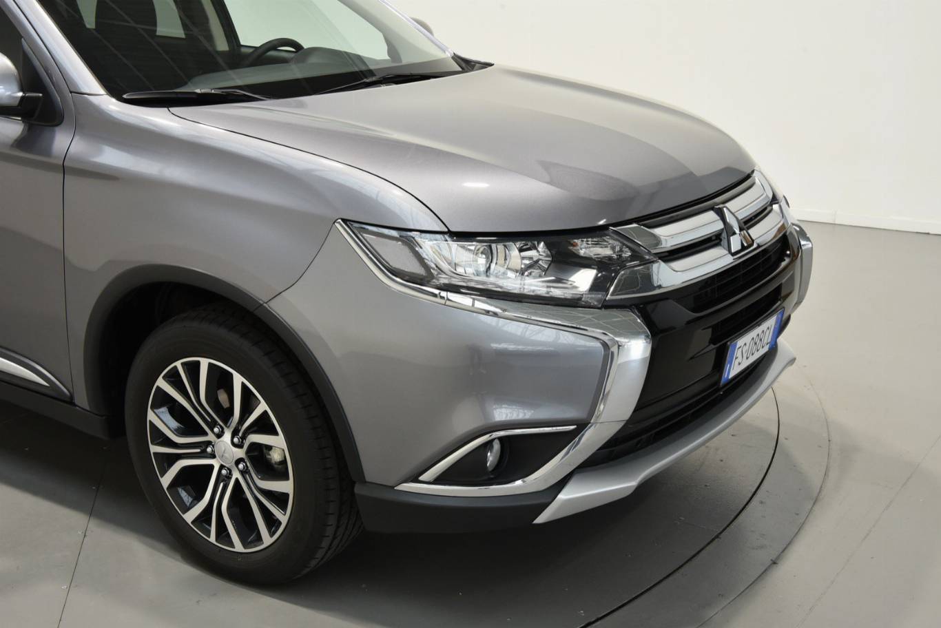 MITSUBISHI Outlander 53