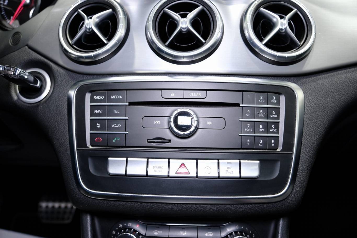 MERCEDES-BENZ CLA 220 25