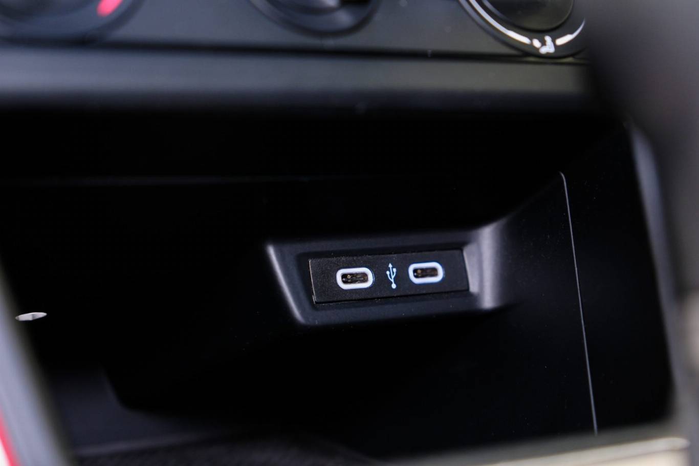 VOLKSWAGEN Polo GTI 28