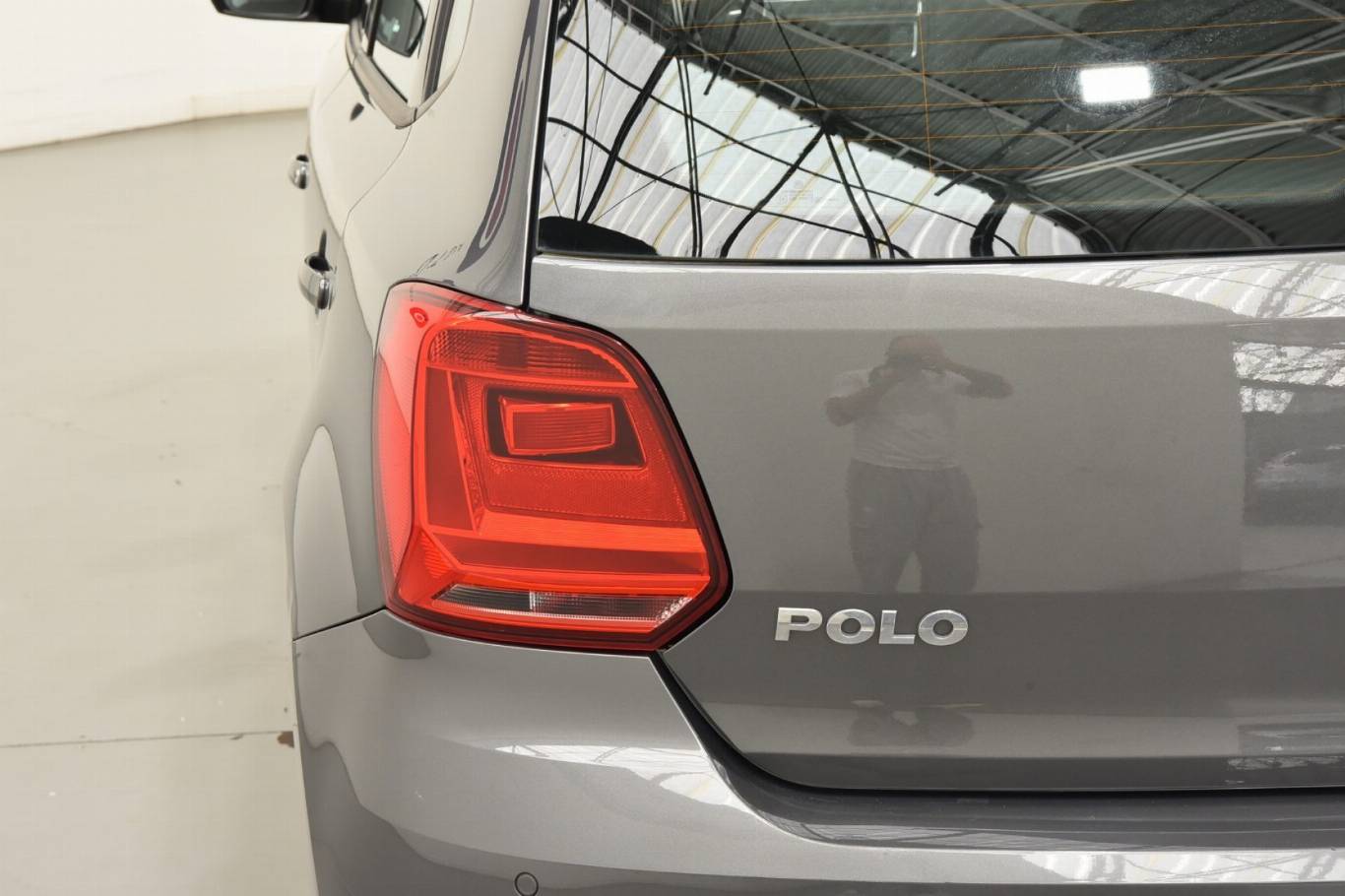 VOLKSWAGEN Polo 8